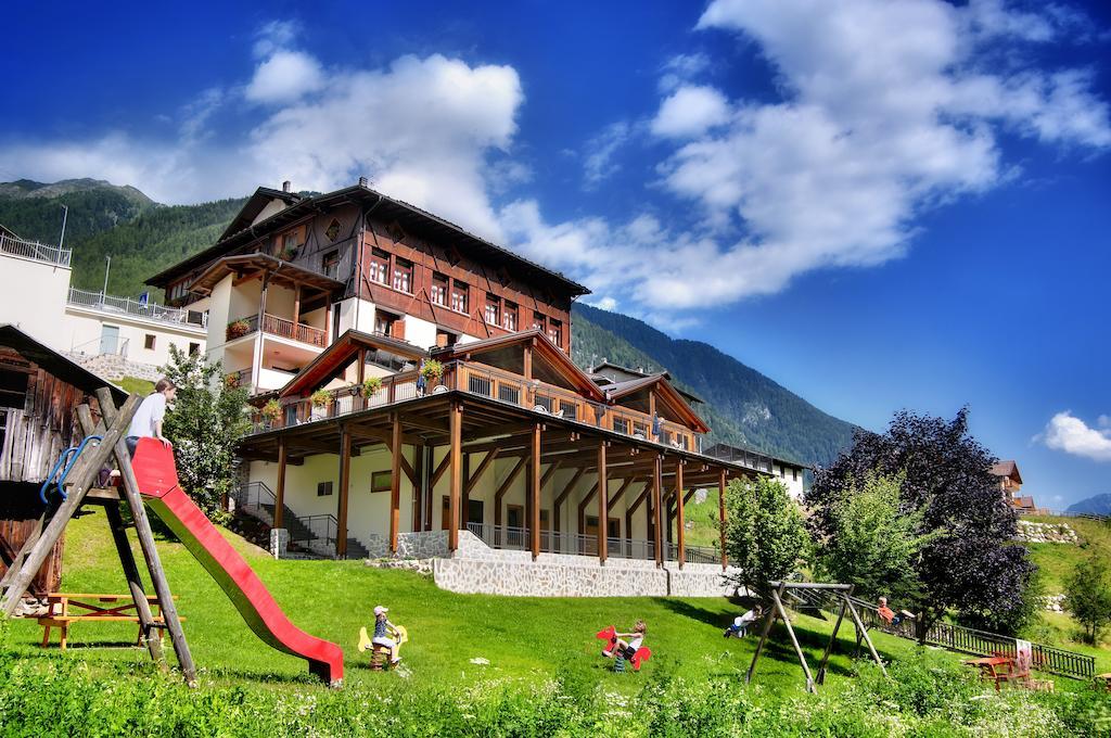Albergo Miramonti ราบบิ ภายนอก รูปภาพ