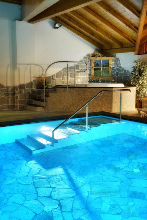 Albergo Miramonti ราบบิ ภายนอก รูปภาพ