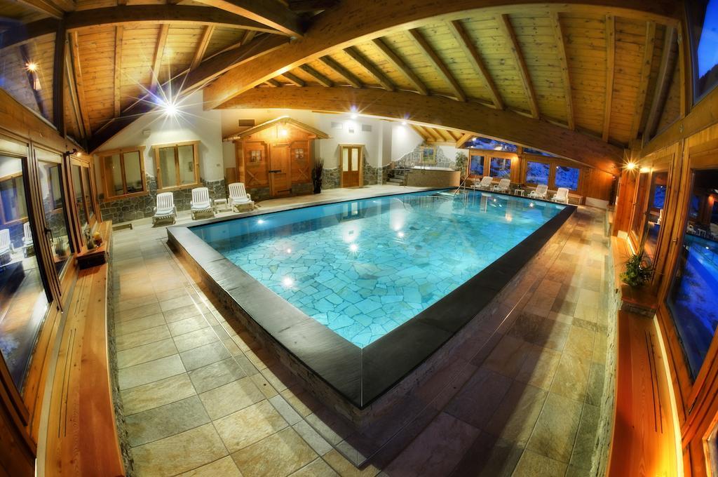 Albergo Miramonti ราบบิ ภายนอก รูปภาพ