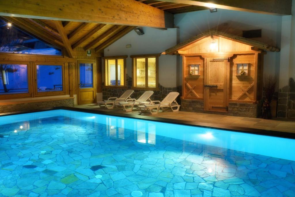 Albergo Miramonti ราบบิ ภายนอก รูปภาพ
