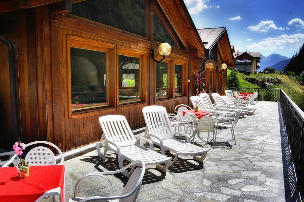 Albergo Miramonti ราบบิ ภายนอก รูปภาพ